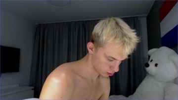 Andy_Bjorn  01-08-2021 video Flash feet